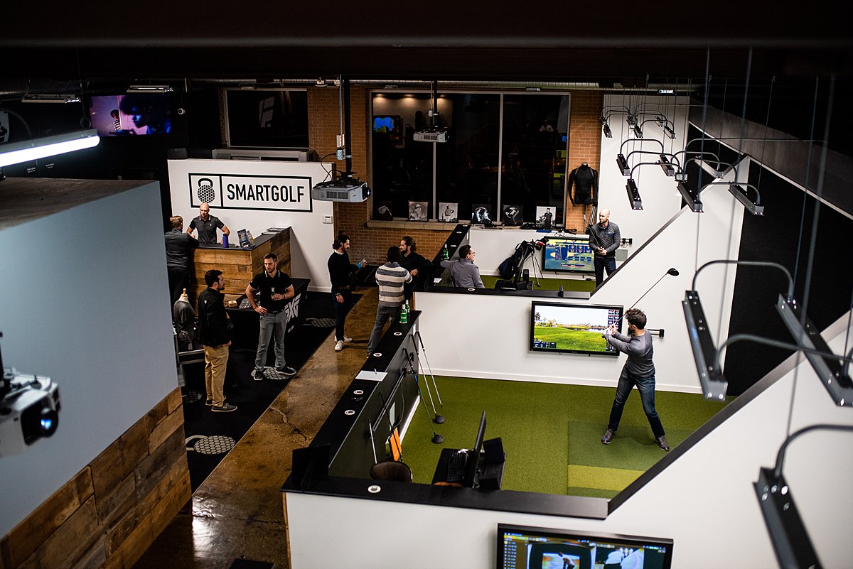 SmartGolf Facility with Indoor Turf for Customers with Simulation Technology