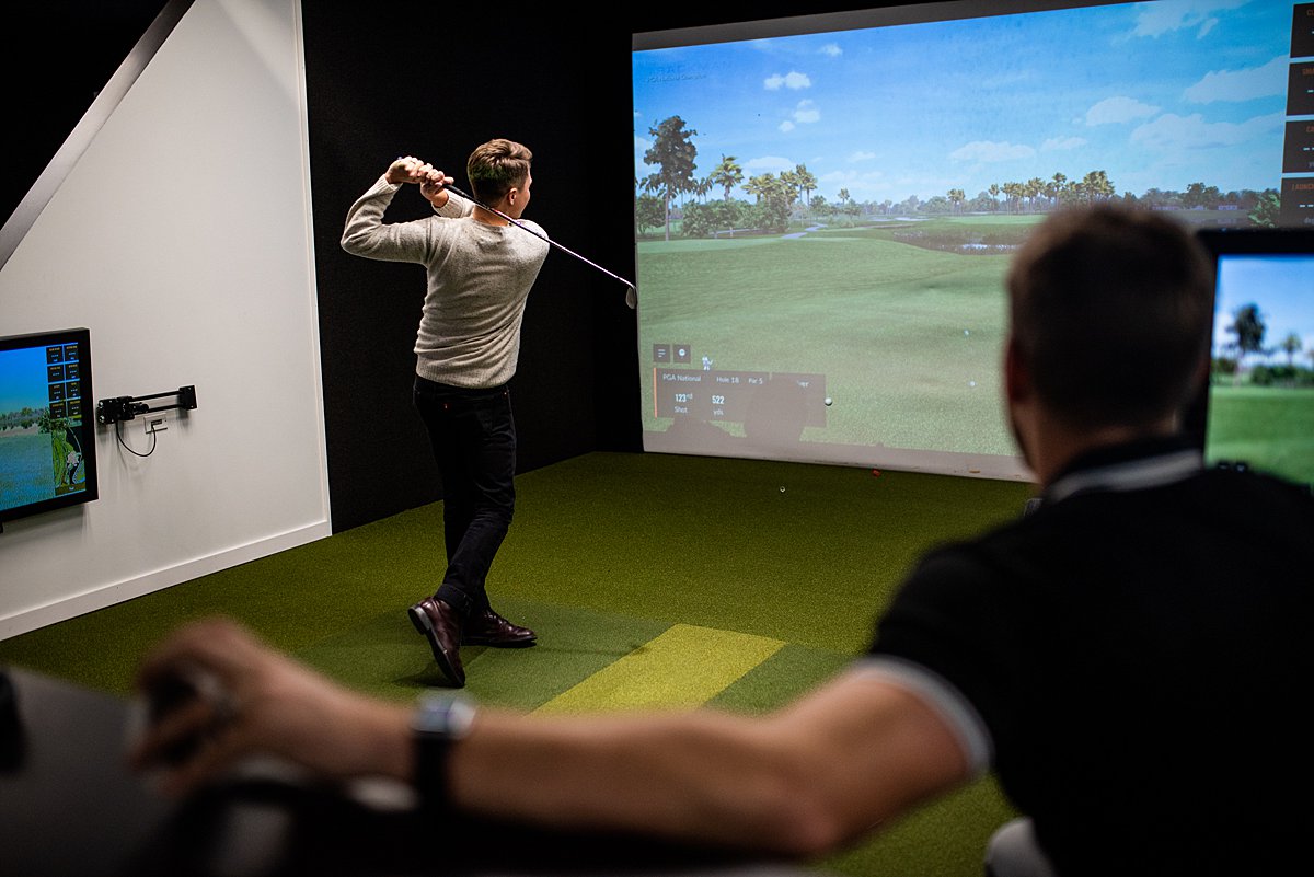 Indoor Golf Facility with Simulation Technology on a large screen