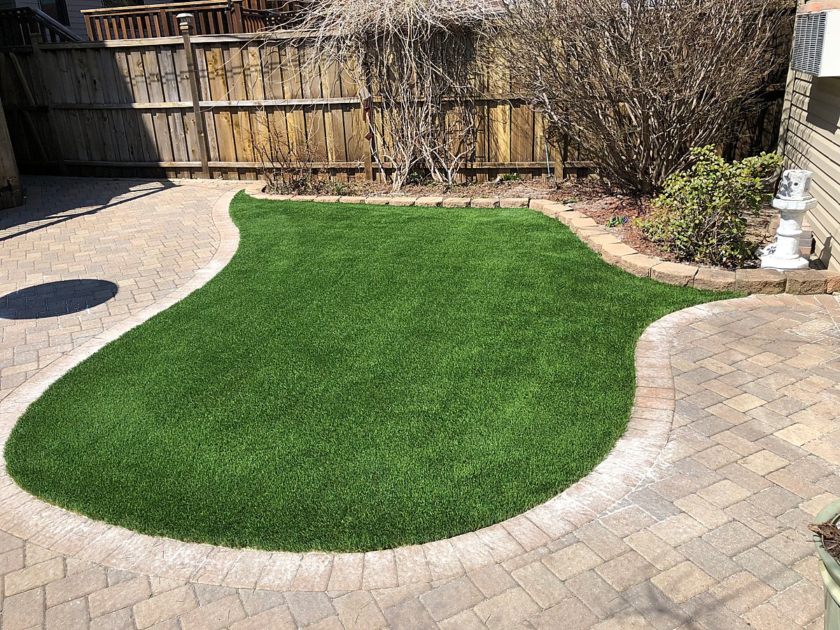 The Best Pet Turf in Chicago and Suburbs | Installed by GroTurf