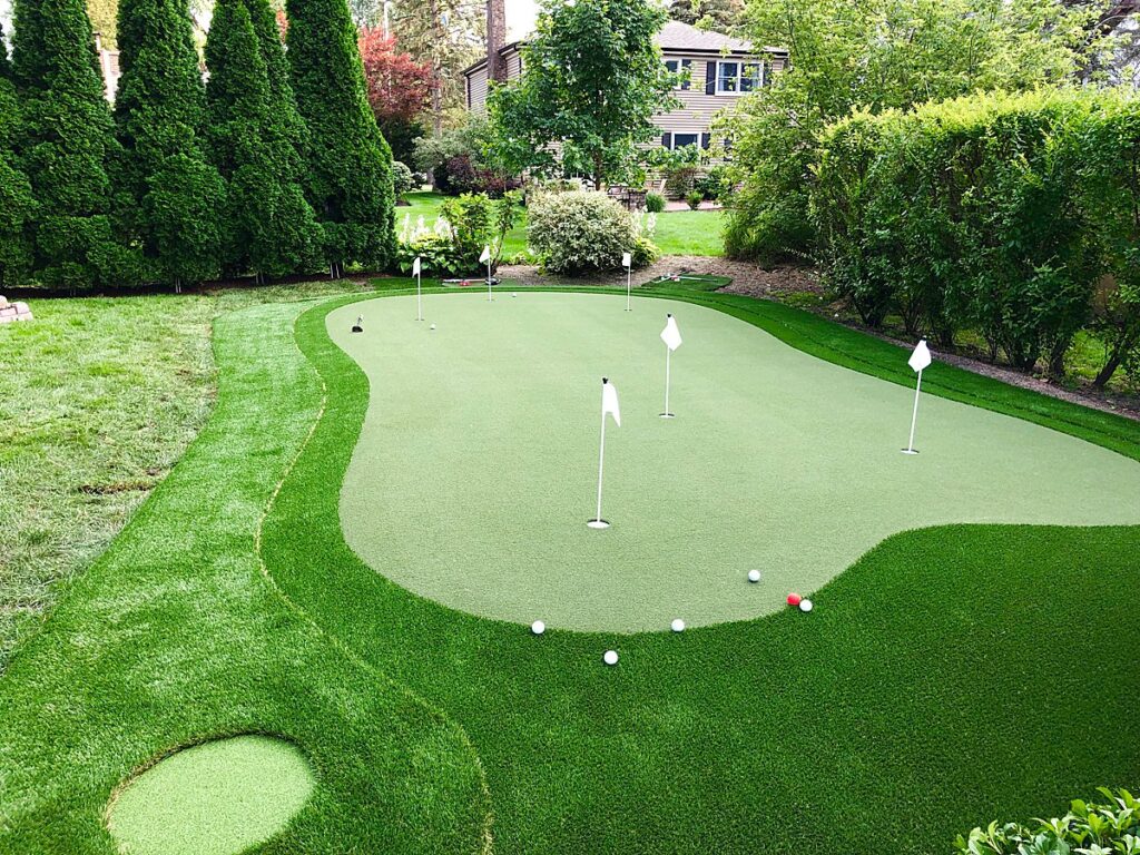 The Best Backyard Putting Greens in Chicagoland and Beyond