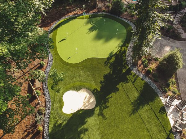 The Best Backyard Putting Greens in Chicagoland and Beyond